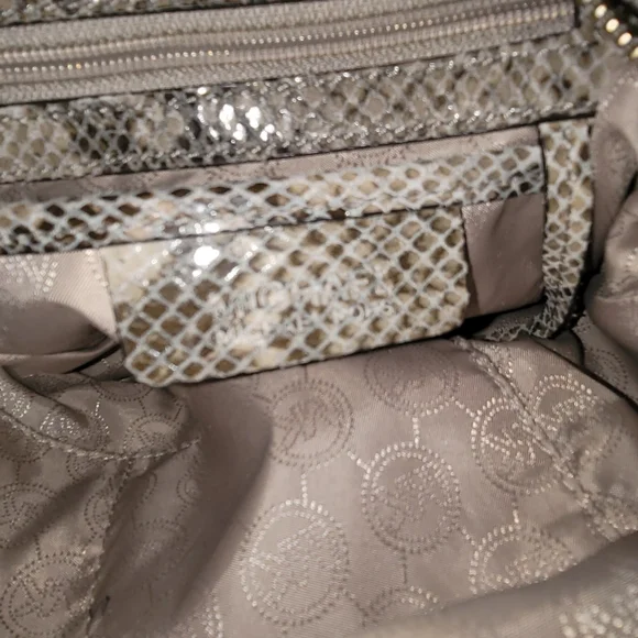 Michael Kors Beige Snake-Print Shoulder Bag - Picture 5 of 6